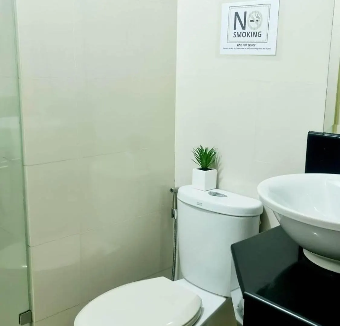 Apartment One Palm Tree Villas Condominium - Studio 2H With Balcony - Across Terminal 3 Airport Manila