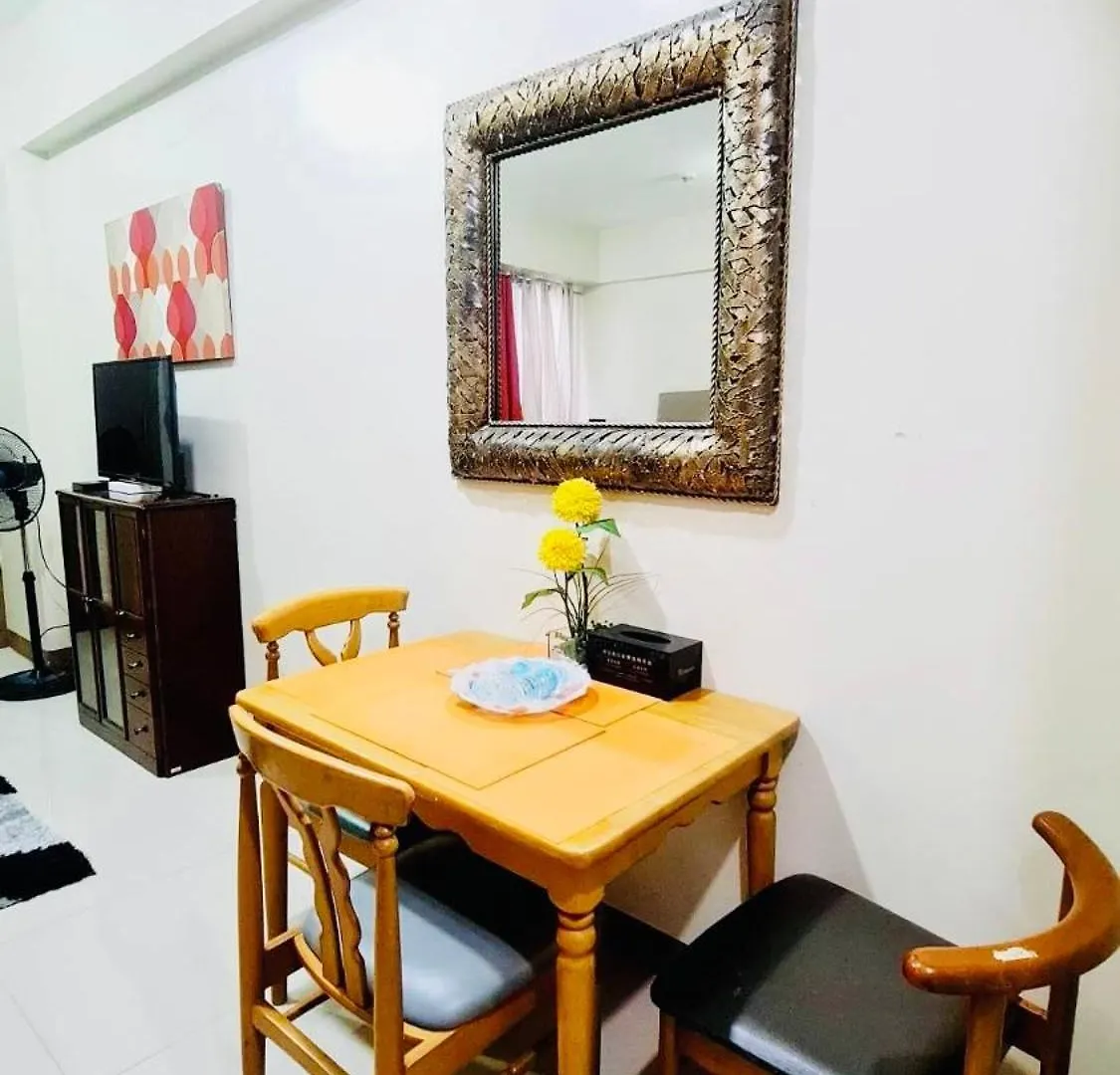 One Palm Tree Villas Condominium - Studio 2H With Balcony - Across Terminal 3 Airport Manila Apartment