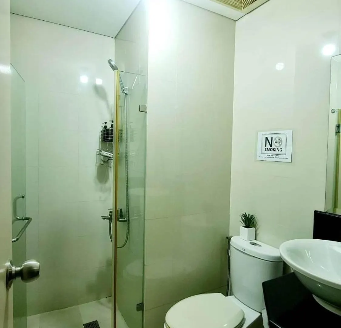 One Palm Tree Villas Condominium - Studio 2H With Balcony - Across Terminal 3 Airport Manila