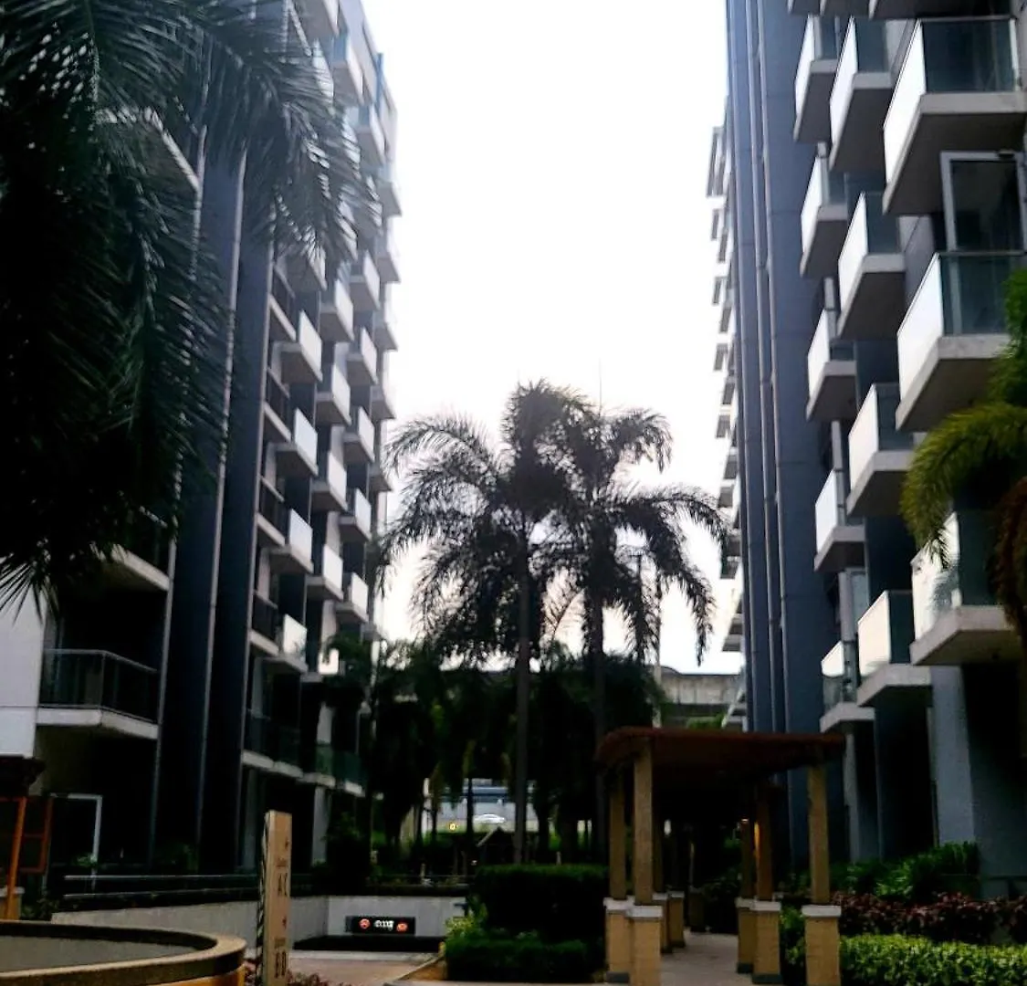 One Palm Tree Villas Condominium - Studio 2H With Balcony - Across Terminal 3 Airport Manila